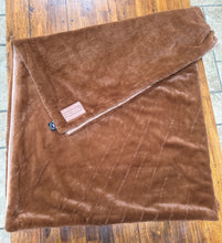 Load image into Gallery viewer, Reduced Faux fur blanket