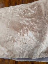 Load image into Gallery viewer, Reduced Faux fur blanket