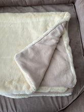 Load image into Gallery viewer, Luxury Faux Fur Dog Blanket - Cream