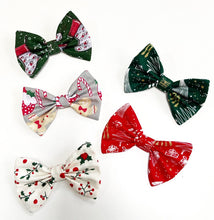 Load image into Gallery viewer, Glittery Christmas Bow Tie - Red