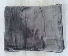 Load image into Gallery viewer, Cosy Plush Dog Blanket - Grey